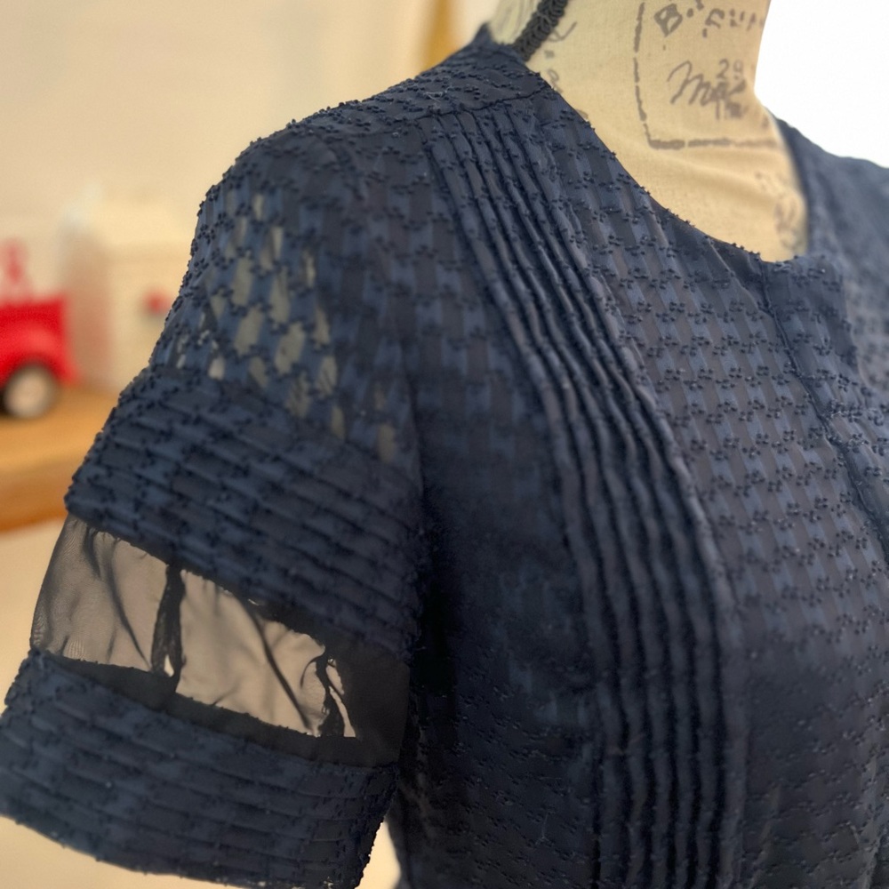 Banana Republic Geo Lace Sheer Panel Navy short Sleeve Dress - Picture 8 of 11